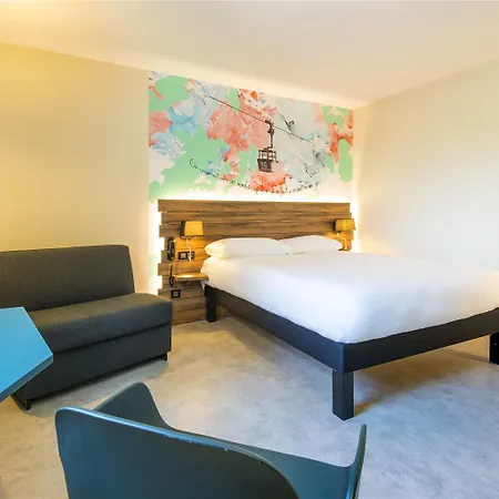Ibis Styles Pays Du Mont-blanc Hotel 3*