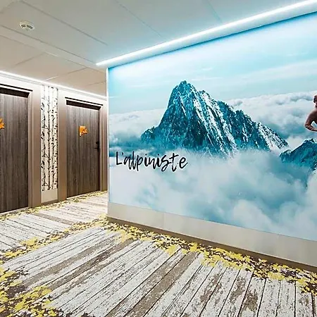 Ibis Styles Pays Du Mont-blanc Hotel 3*